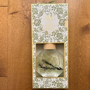 Botanica Collection Serenity Diffuser - Green and Gold